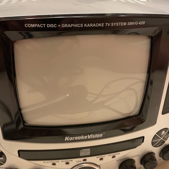 THE SINGING MACHINE Video Camera CD Karaoke TV with 10 CD's - Picture 6 of 16